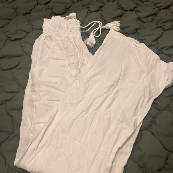 Elegant White Wide Leg Pants for Women. Never Used - Picture 2 of 6